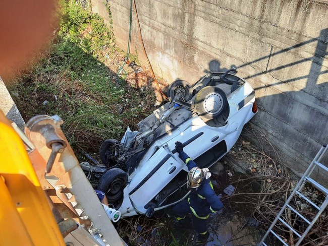 Θανατηφόρο τροχαίο στην Καβάλα: Νεκρός οδηγός ΙΧ που έπεσε σε αρδευτικό κανάλι [Εικόνες]