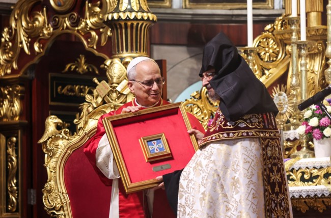 Στο Φανάρι ο Πάπας Λέων: Θεία λειτουργία για τη γιορτή του Αγίου Ανδρέα με τον Πατριάρχη Βερθολομαίο