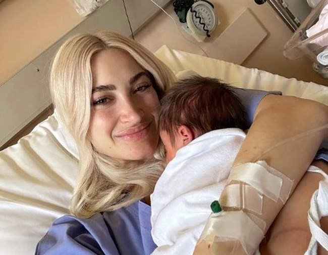 Αγνώριστη η Ιωάννα Τούνη μετά την πλαστική των 9.000 € στη μύτη της - Το εντελώς διαφορετικό πρόσωπό της