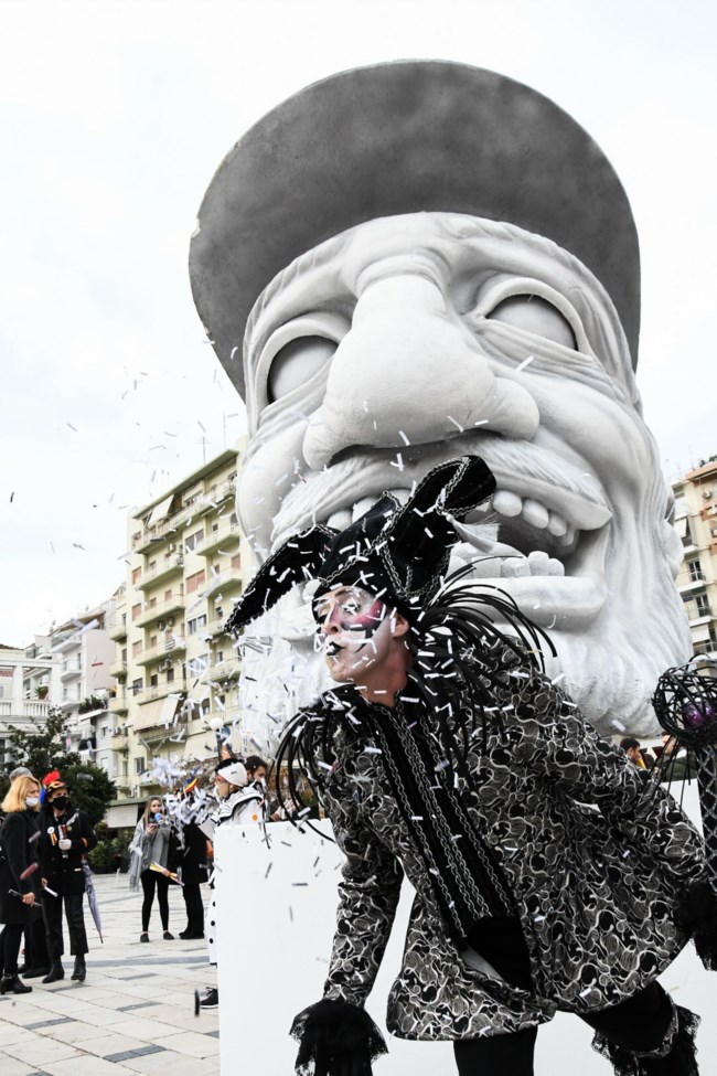 Σε ρυθμούς καρναβαλιού μπαίνει η Πάτρα - Απόψε η τελετή έναρξης [εικόνες]
