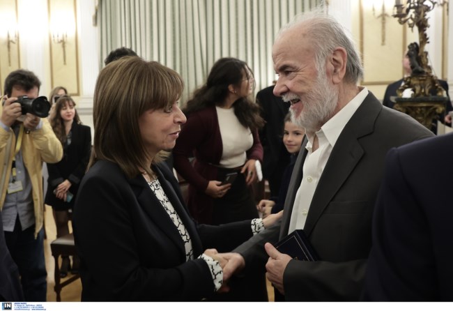 Πέθανε ο ποιητής Μιχάλης Γκανάς - Τα πιο γνωστά τραγούδια που είχε γράψει τους στίχους