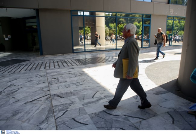 Ολες οι αλλαγές στην αγορά εργασίας: Τι ισχύει για  υπερωρίες, άδειες, ρεπό και αργίες
