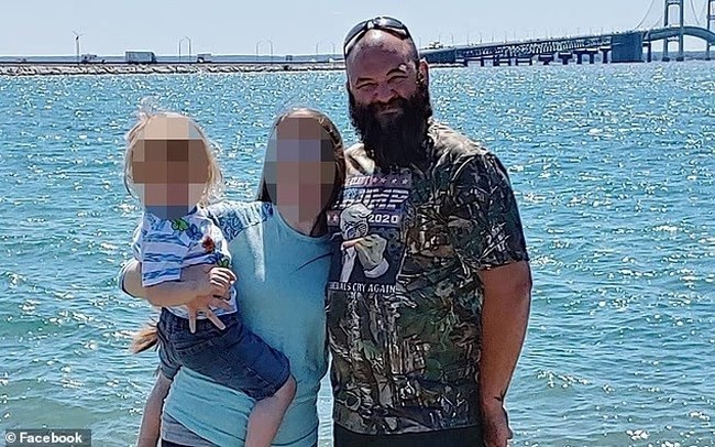 ΗΠΑ ΦΟΝΙΚΗ ΕΠΙΘΕΣΗ ΣΕ ΕΚΚΛΗΣΙΑ ΜΟΡΜΟΝΩΝ