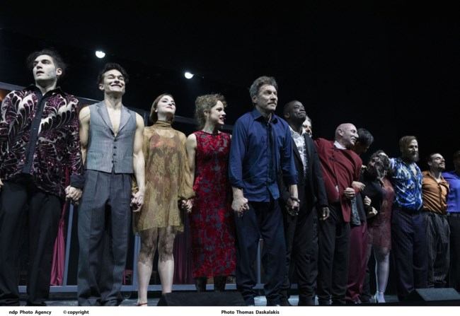 Πρεμιέρα για τη θεατρική "Λόλα": Οι λαμπερές εμφανίσεις