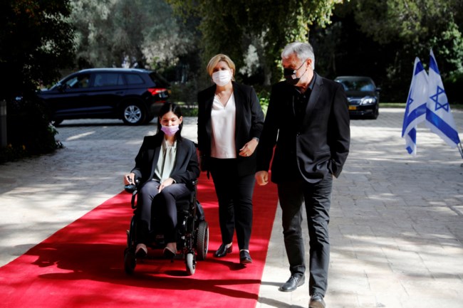 Αδιανόητο: Δεν είχε πρόσβαση στη Σύνοδο της Γλασκώβης το αναπηρικό καροτσάκι της υπουργού του Ισραήλ