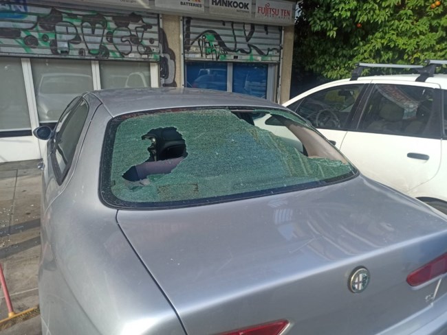 Εκρηξη σε διαμέρισμα στην οδό Λιοσίων - Τραυματίστηκε ηλικιωμένη [εικόνες]
