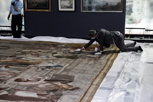 Επέτειος 1821: Έφθασε στην Ελλάδα η ταπισερί "Σχολή των Αθηνών" - Εθνικός θησαυρός των Γάλλων