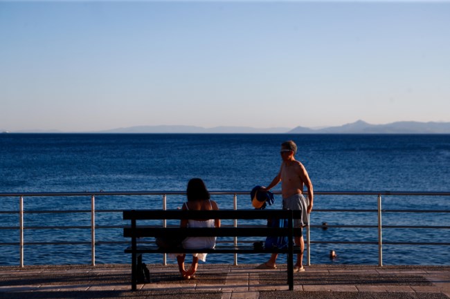 Καιρός: Ετσι θα κινηθούν οι θερμές αέριες μάζες που φέρνουν 41αρια - Πότε και πώς θα δροσίσει επιτέλους...