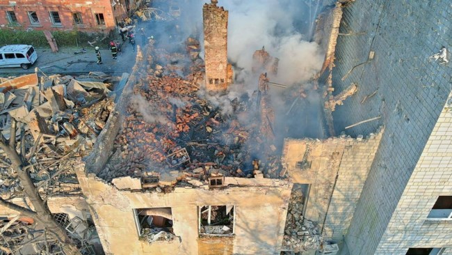 Ρωσικό μακελειό στην Ουκρανία: Επτά νεκροί και πάνω από 30 τραυματίες από αεροπορική επίθεση στη Λβιβ [εικόνες - βίντεο]