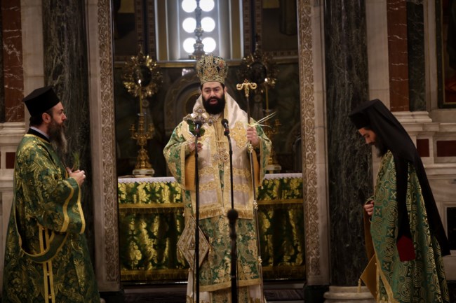 Κυριακή των Βαΐων σε άδειες εκκλησίες λόγω του κορονοϊού