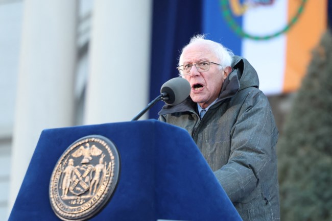 Ο Μαμντάνι ορκίστηκε δήμαρχος της Νέας Υόρκης: "Να δείξουμε ότι η Αριστερά μπορεί να κυβερνήσει"