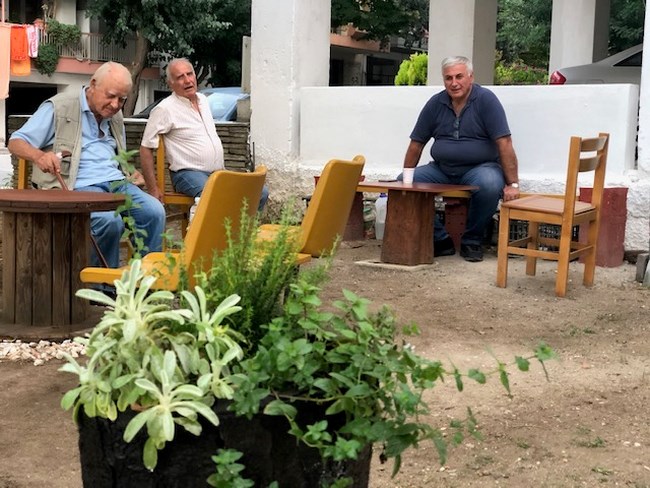 συνταξιούχοι ηλικιωμένοι