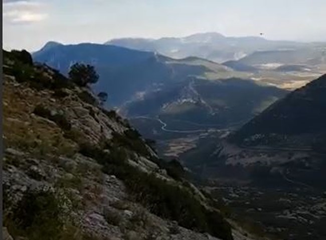 Τραγωδία στη Βοιωτία: Νεκρός σε απόκρημνη περιοχή στην Αράχωβα εντοπίστηκε ο αεροπτεριστής που αγνοούνταν [Εικόνες]