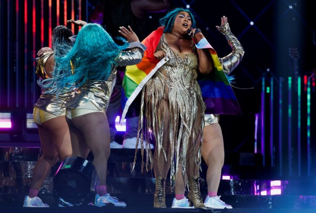 Στην αντεπίθεση η Lizzo για τις χορεύτριες: "Είχαν ακατάλληλη συμπεριφορά" - Η Μπιγιονσέ πάντως την έκανε "cancel"