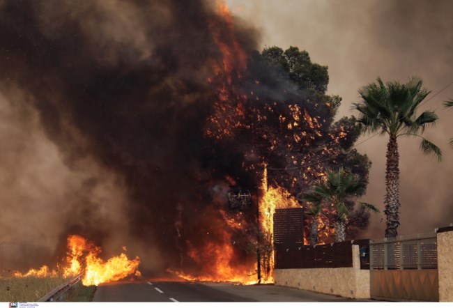 Αυτά είναι τα σπίτια που κάηκαν στη φωτιά της Βαρυμπόμπης [συγκλονιστικές εικόνες]