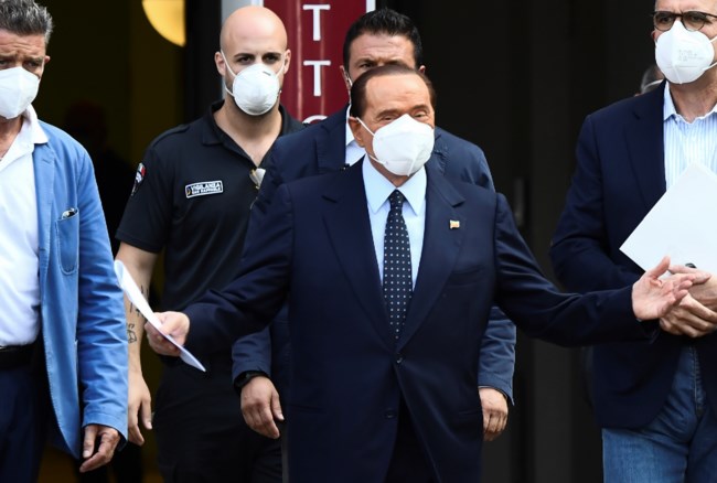 Κορονοϊός: Εξιτήριο πήρε ο Μπερλουσκόνι - "Η δυσκολότερη δοκιμασία της ζωής μου" [Εικόνες]
