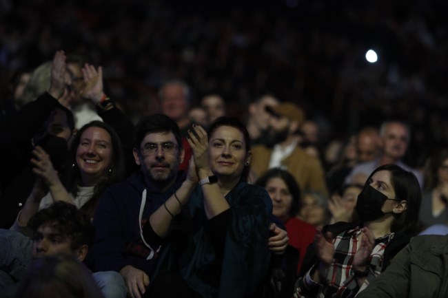 Θάνος Μικρούτσικος