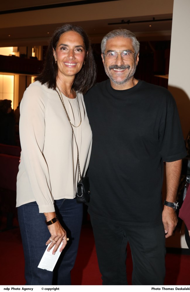 Νόνη Δούνια - Κυριάκος Μουρατίδης: Θεατρική βραδιά για το ζευγάρι