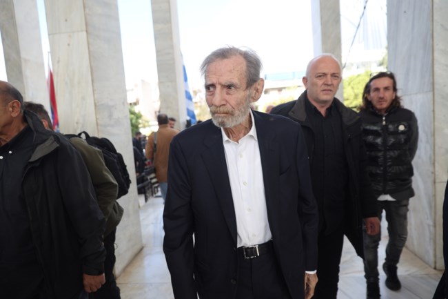 μανουσακης