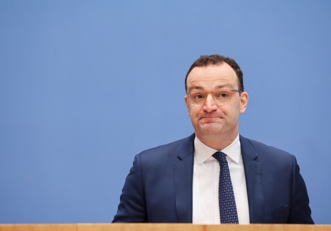Σοκαριστική δήλωση Γενς Σπαν: Στο τέλος του χειμώνα ο κάθε Γερμανός ή θα έχει εμβολιαστεί ή ιαθεί ή πεθάνει