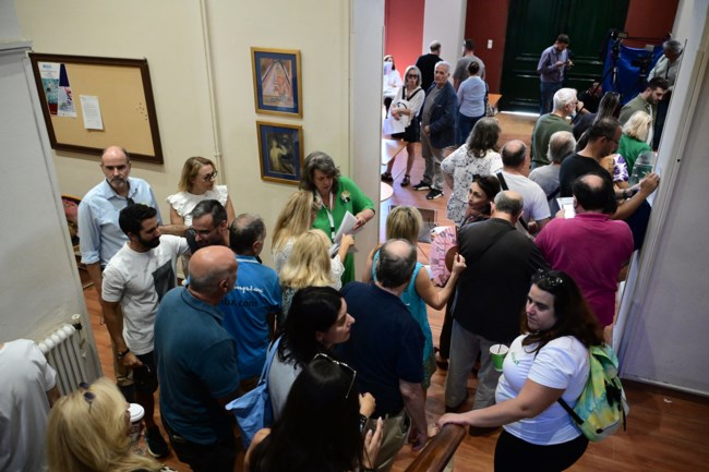 Στιγμιότυπα από την ψηφοφορία