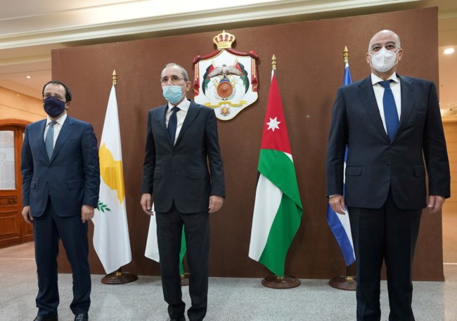 Δένδιας