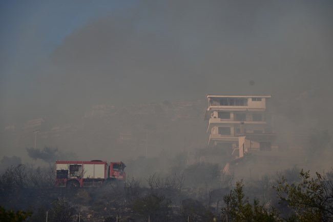 Φωτιά - Κουβαράς