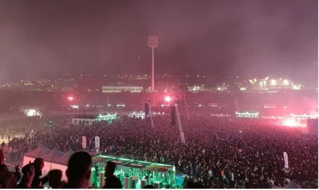 Η νύχτα του ΛΕΞ στη Θεσσαλονίκη: Μια φωνή πάνω από 40.000 κόσμος στο Καυτατζόγλειο