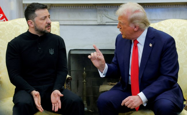 "Κάποιος να πιέσει τον Ζελένσκι για ανακωχή": Πανηγυρίζει η Ρωσία μετά τον καβγά του Ουκρανού προέδρου με τον Τραμπ