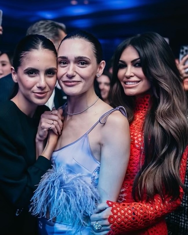 ΝΙΚΑ ΓΚΙΛΦΟΙΛ