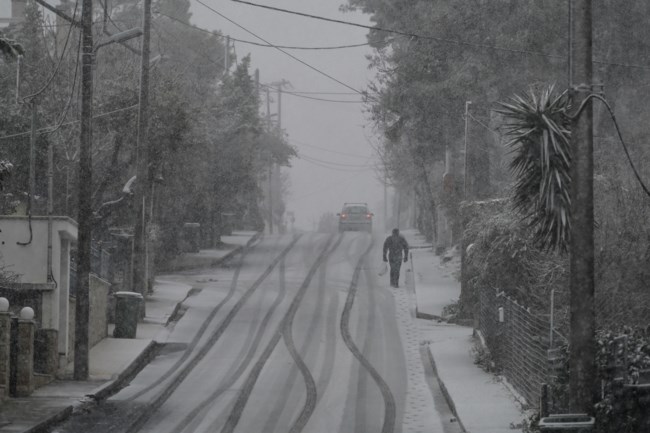 Επικαιροποίηση του 'Εκτακτου Δελτίου της ΕΜΥ: Παγετός, χιόνια και θυελλώδεις άνεμοι - Πότε υποχωρούν τα φαινόμενα