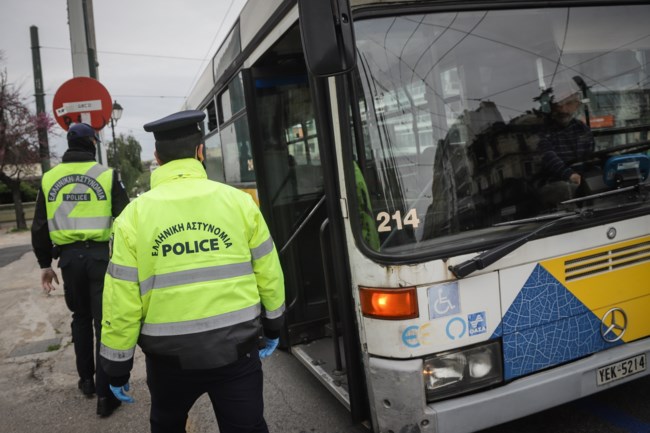 Χαλκιδική: Προφυλακίστηκε αστυνομικός που ζητούσε ανταλλάγματα για να "σβήνει" παραβάσεις του ΚΟΚ