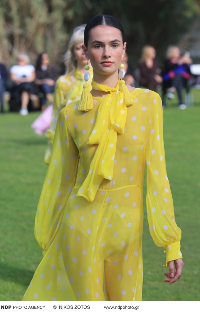 Το εντυπωσιακό fashion show του Βασίλη Ζούλια στο Golf της Γλυφάδας- Οι λαμπεροί καλεσμένοι