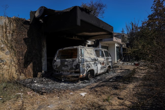 Εικόνες καταστροφής στον Βαρνάβα με τον φακό του Reuters