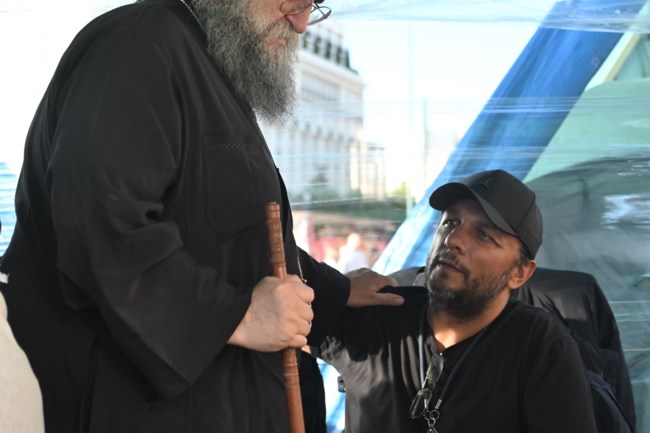 Πάνος Ρούτσι: Πλήθος κόσμου στη νέα συγκέντρωση αλληλεγγύης στο Σύνταγμα [εικόνες]