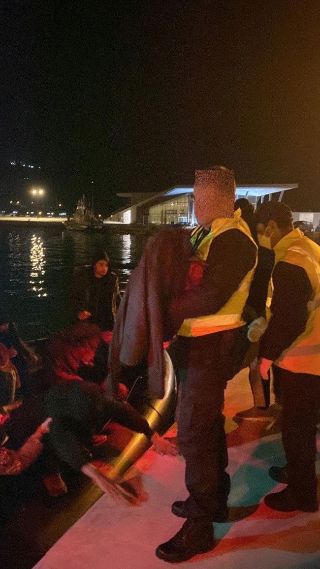 Λιμενικό Σάμος Μετανάστες