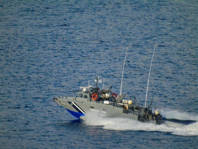 Περίεργη καταδίωξη ανοικτά της Ρόδου: Θαλαμηγός επιχείρησε να εμβολίσει σκάφος του Λιμενικού - Ενεπλάκησαν τουρκικές ακταιωροί