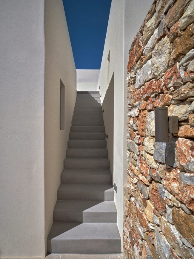 PEZOULES HOUSE