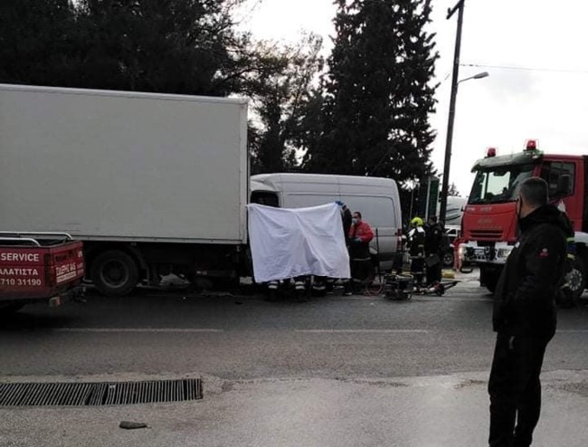 Θεσσαλονίκη: Ένας νεκρός μετά από σύγκρουση ΙΧ με φορτηγό της Αστυνομίας