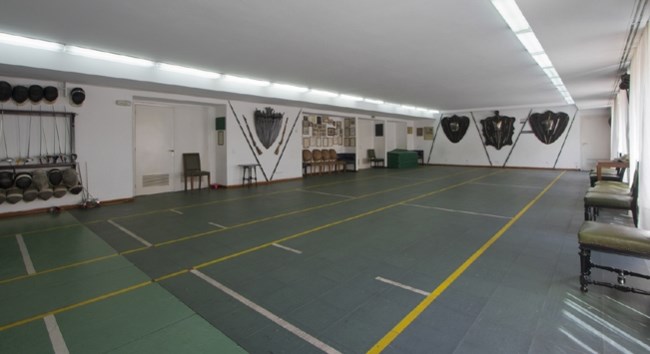 αιθουσα ξιφασκιας