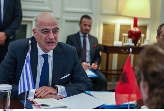 Δένδιας
