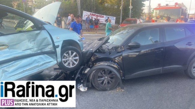 Ραφήνα: Νέο σοβαρό τροχαίο με τραυματία - Πέρασε με κόκκινο για να μεταφέρει ηλικιωμένο στο Κέντρο Υγείας