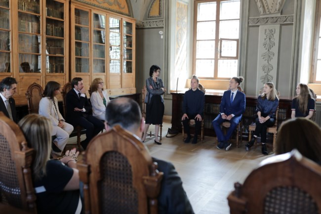 K. Σακελλαροπούλου: Η συγκινητική ανάρτηση για τους Λιθουανούς φοιτητές που απήγγειλαν Καβάφη