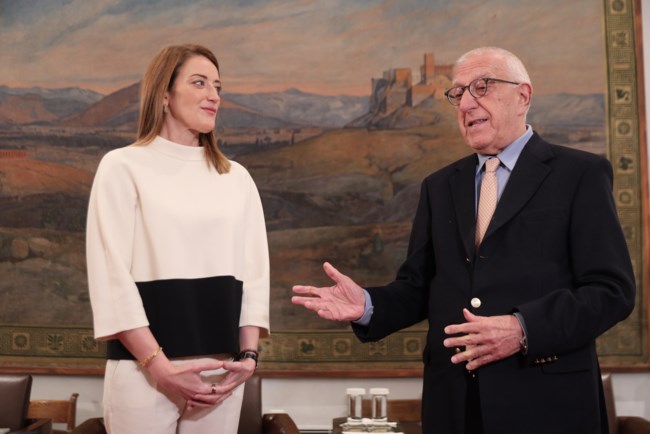 Συνάντηση Ν. Κακλαμάνη - Μέτσολα: "Όχι" σε περικοπές στους αγρότες – "Όχι" σε διαιρεμένη Κύπρο