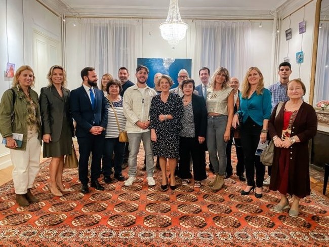 Μιχαήλ Βαρθακούρης: Έκθεση φωτογραφίας στο Παρίσι για τον γιο του Γιάννη Πάριου και της Σοφίας Αλιμπέρτη