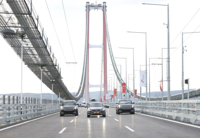 Τουρκία: Ο Ερντογάν εγκαινίασε τη μεγαλύτερη κρεμαστή γέφυρα στον κόσμο - Η πρώτη στα Δαρδανέλια [Εικόνες]