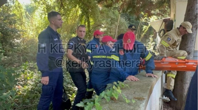 ΤΟΥΡΙΣΤΡΙΑ ΠΗΓΑΔΙ ΚΕΡΚΥΡΑ