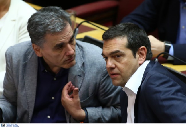 "Τα μαζεύει" ο Τσακαλώτος μετά τον σάλο και το αριστερό "bullying" στο Twitter - Για τον ανασφαλή Τσίπρα