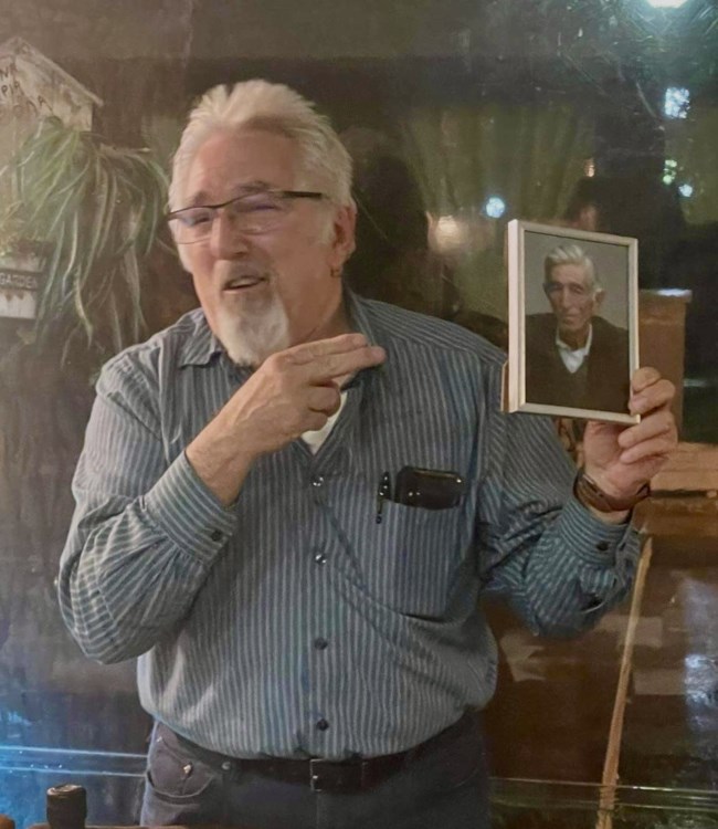 Βρήκε την οικογένειά του 68 χρόνια μετά: Η απίστευτη ιστορία του "Μήτσου" από την Αχαΐα που υιοθετήθηκε στις ΗΠΑ