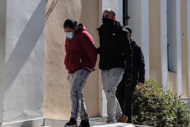 Στον εισαγγελέα ο 31χρονος "Πάνος ερωτιάρης" που βίασε τη 18χρονη μπέιμπι σίτερ [εικόνες]